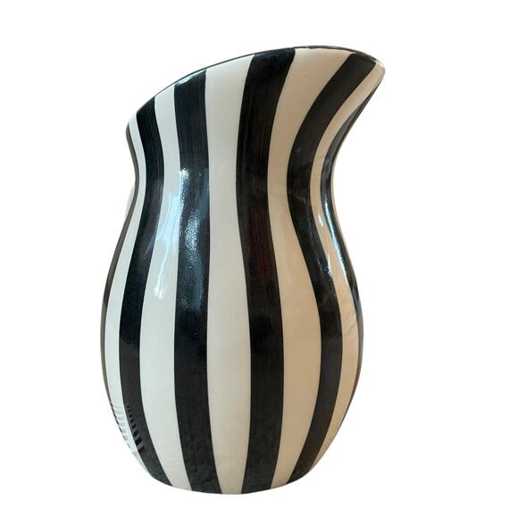Hand Painted Striped Ceramic Pitcher 8in Made in India Black & Cream NEW - Picture 9 of 15